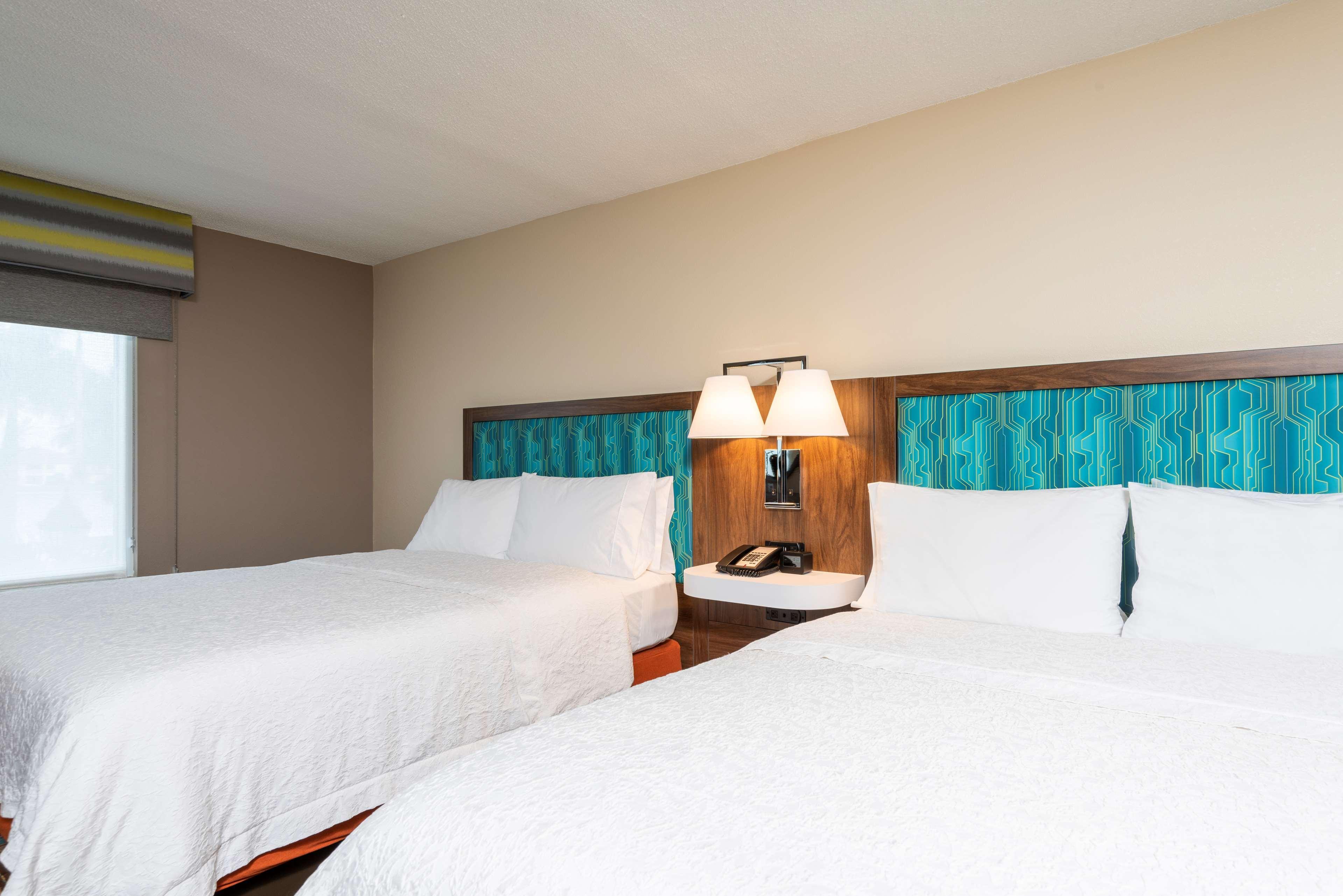 Hampton Inn & Suites Fort Myers-Colonial Boulevard Exterior photo
