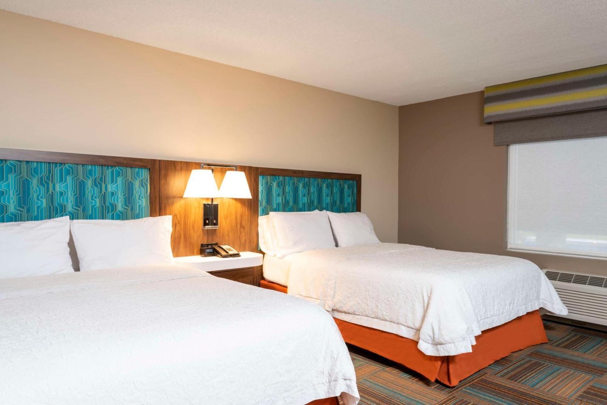 Hampton Inn & Suites Fort Myers-Colonial Boulevard Exterior photo